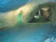 eishoehole-in-werfen